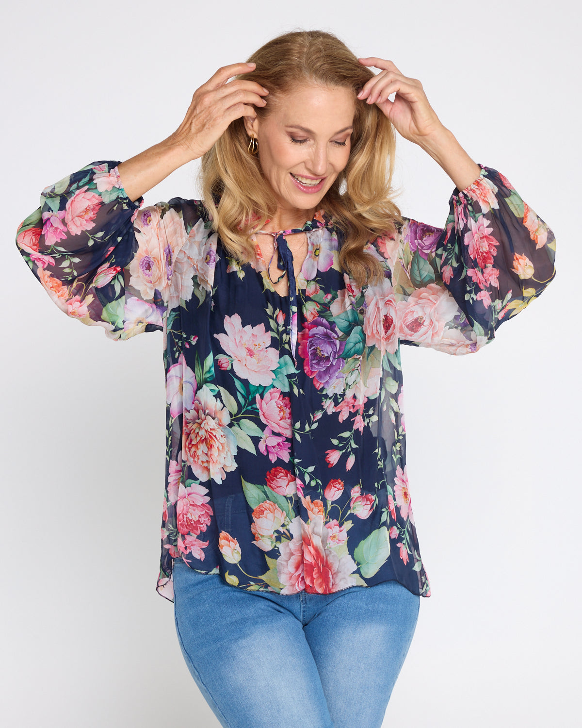 Blomstret bluse