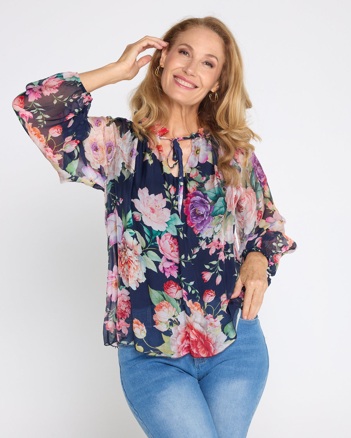 Blomstret bluse