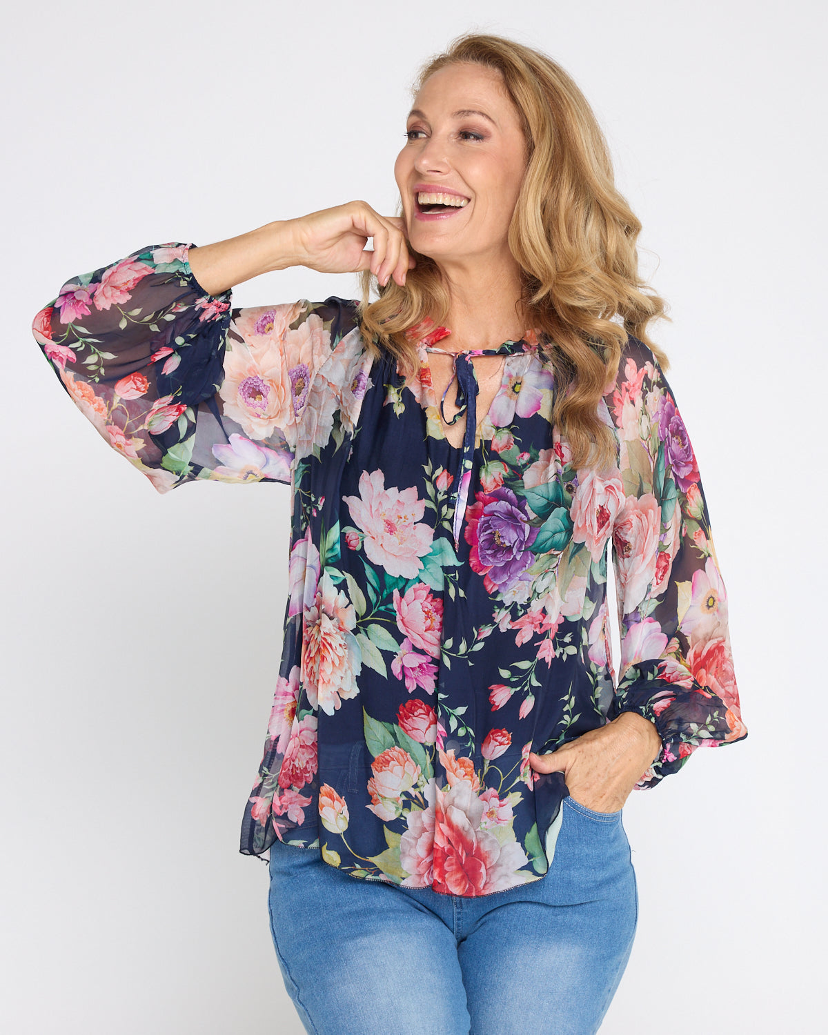 Blomstret bluse