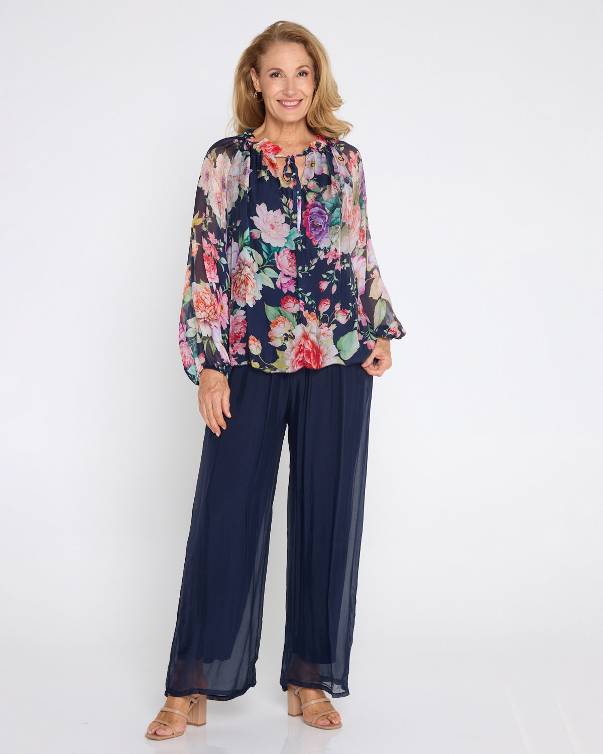 Blomstret bluse