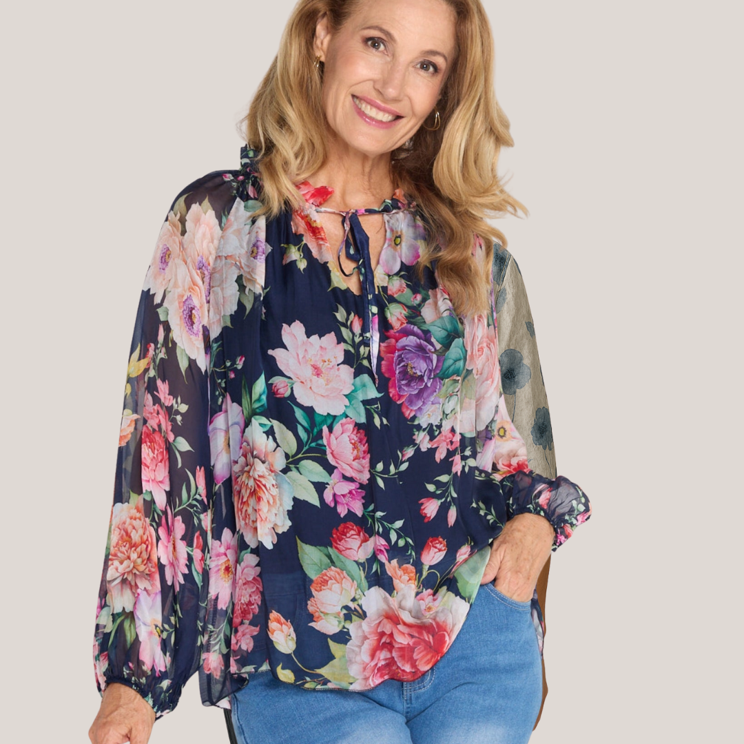 Blomstret bluse