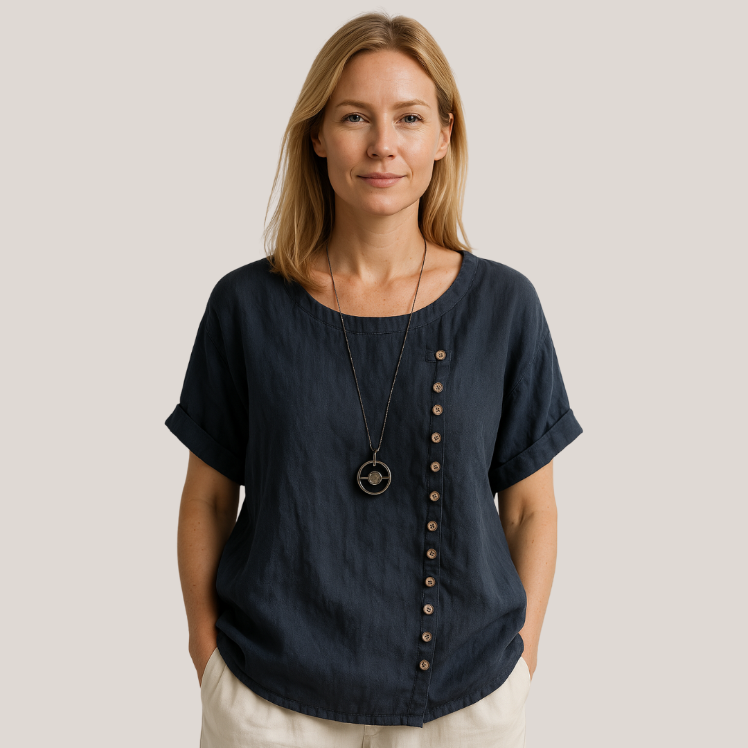 T-Shirt med Knapdetalje